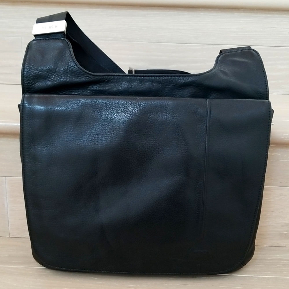 Tumi Voyageur Bryce Leather Flap Messenger Bag